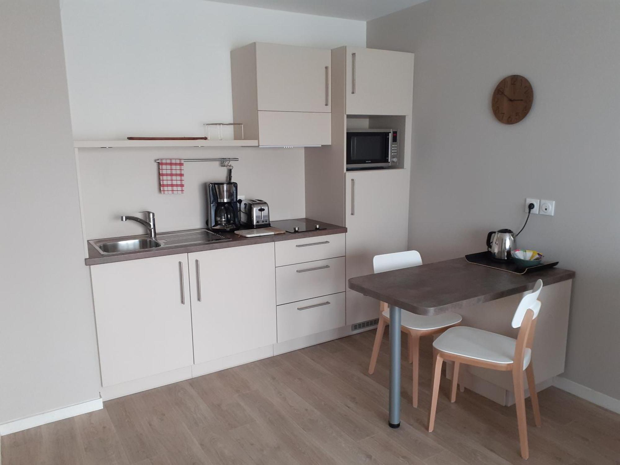 Le Criterium Aparthotel Ecouflant Bagian luar foto